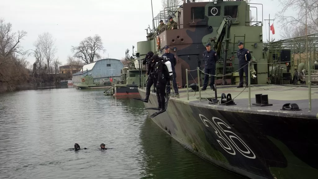 U toku obuka brodskih ronilaca u Rečnoj flotili