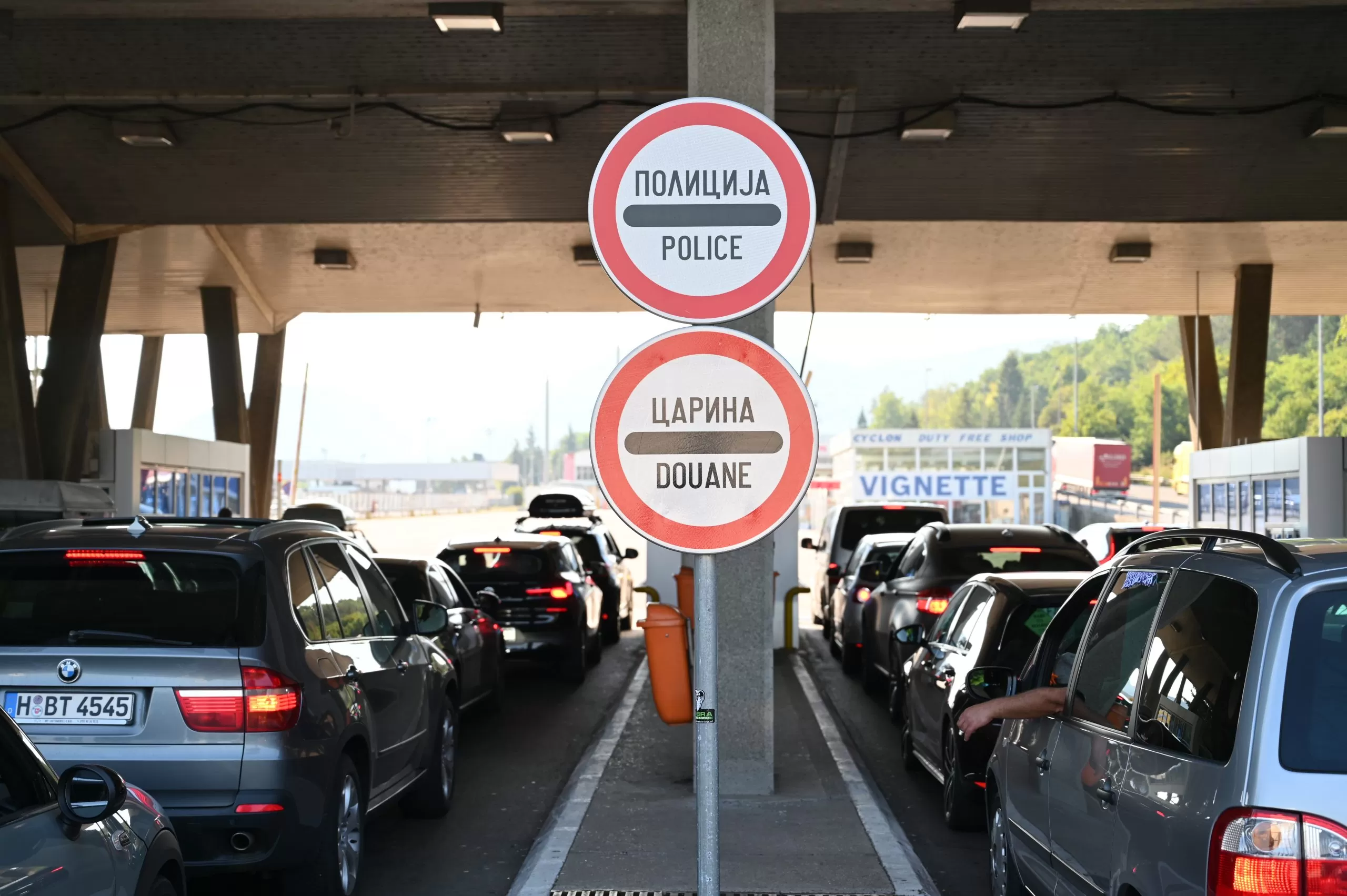 Nema dužih zadržavanja na graničnim prelazima za putnička vozila