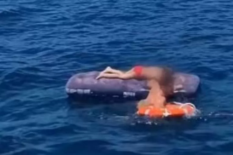 Dramatična scena na plaži: Baku i unuka struja odnela kilometrima daleko od obale, deda pao u nesvest