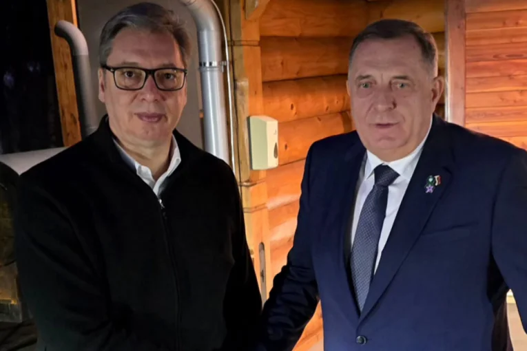 Predsednik Vučić sa Dodikom: Dobar razgovor o svim važnim regionalnim i pitanjima od značaja za budućnost srpskog naroda