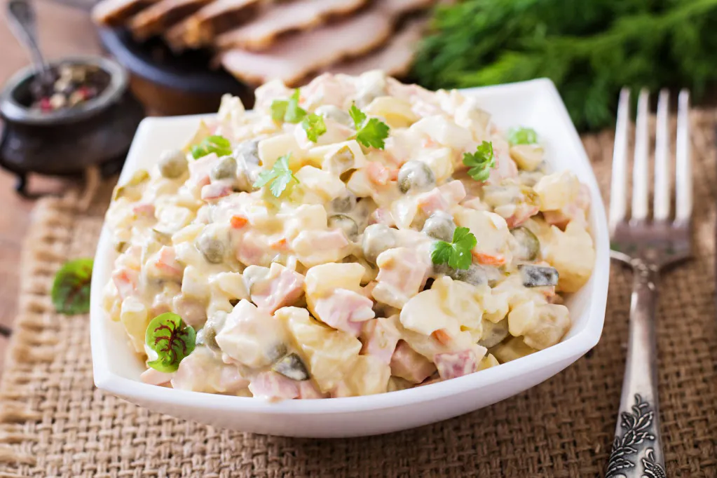 Ako za praznike pravite rusku salatu izbegnite ove dve početničke greške: Iskusne domaćice znaju kako da bude vrhunska