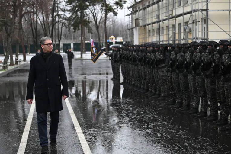 Vucic i vojska