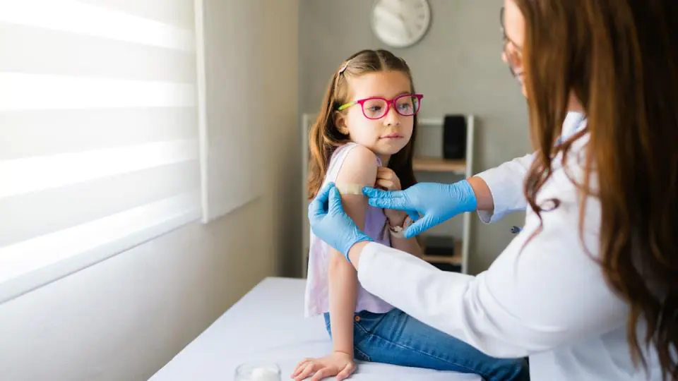 Koliko dece u Srbiji je primilo vakcinu protiv HPV-a? Štiti od raka grlića materice, a brojke su poražavajuće