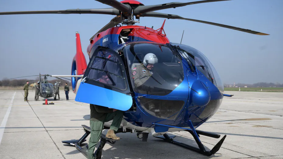 Letačka obuka pilota helikoptera Vojske Srbije na aerodromu u Batajnici