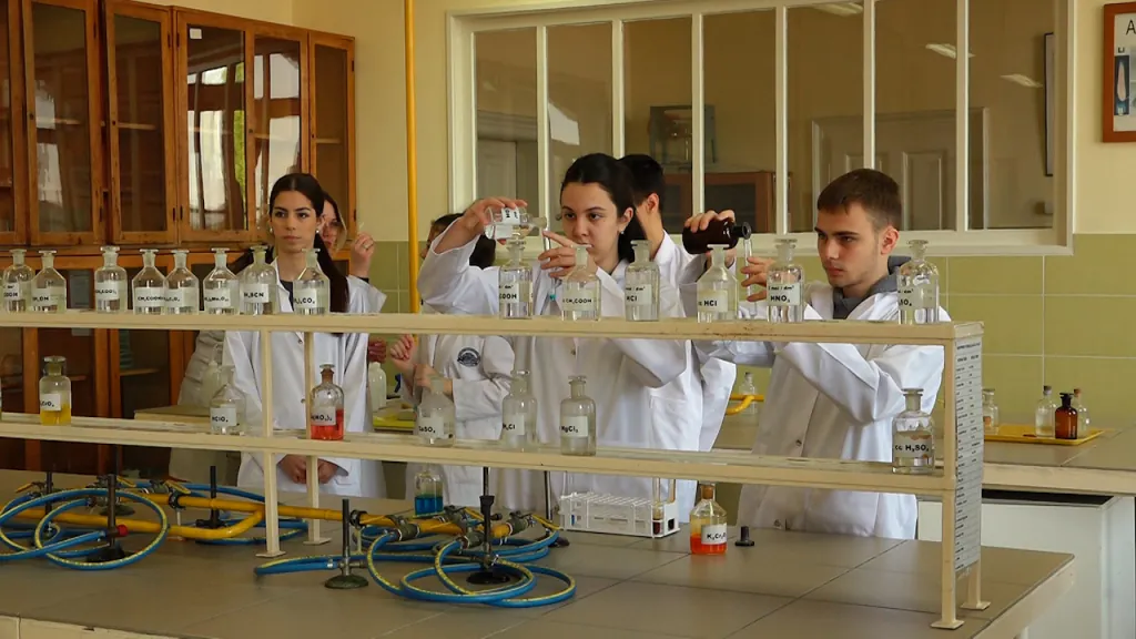 Uspeh učenika Hemijsko-tehnološke škole na stručnim takmičenjima