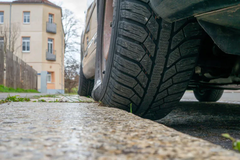 Set za popravku ili rezervna guma? Stručnjaci otkrivaju šta je sigurnije