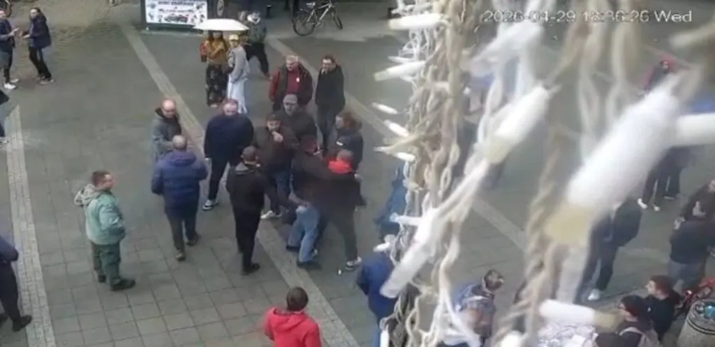 (VIDEO) Ludilo se nastavlja! Blokaderi se međusobno pobili u Sremskoj Mitrovici!