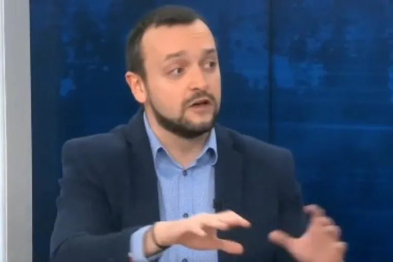 (VIDEO) Glasači blokadera su maloumni?: Opozicioni analitičar otkrio šta studenti u blokadi zaista misle o svojim glasačima