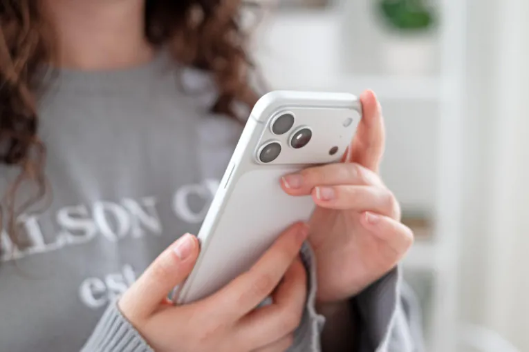 Apple sprema veliku promenu: Jedna novina mogla bi da promeni buduće Pro modele
