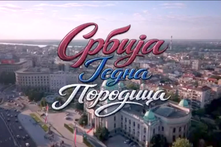 Spektakl ispred Skupštine! Dron snimio moćnu poruku pred skup "Srbija jedna porodica" (VIDEO)