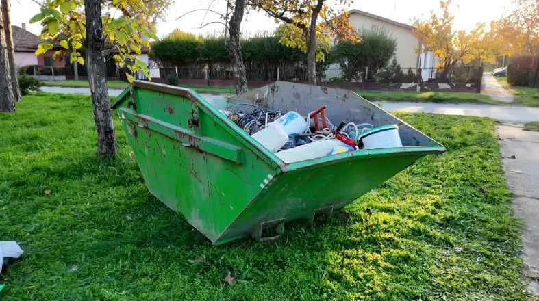 Odvoženje kabastog otpada iz MZ Mali Bajmok