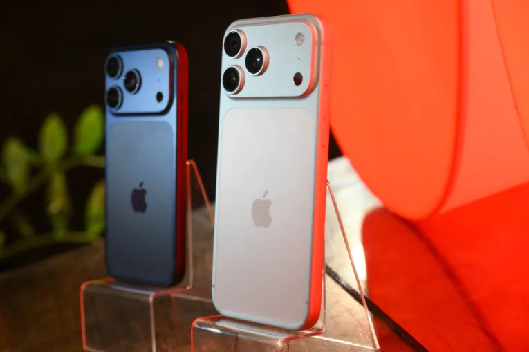Stižu nove informacije iz Koreje: Apple pokušava da smanji troškove, iPhone 18 Pro Max dobija jeftiniji ekran
