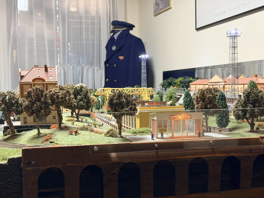 Đura Pantelić oživeo istoriju železnice kroz maketu Subotice i Palića
