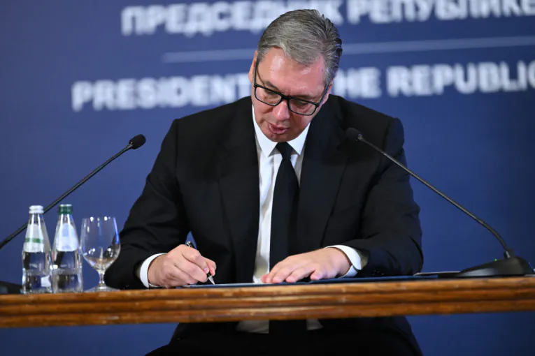 Vučić podneo ostavku: Novo poglavlje je pred nama, za mene je bilo najvažnije da služim svom narodu (VIDEO)