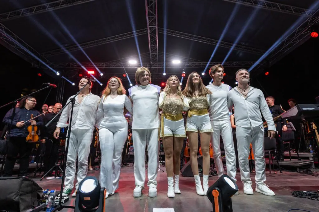 ABBA SYMPHONIC, GRADU U ČAST