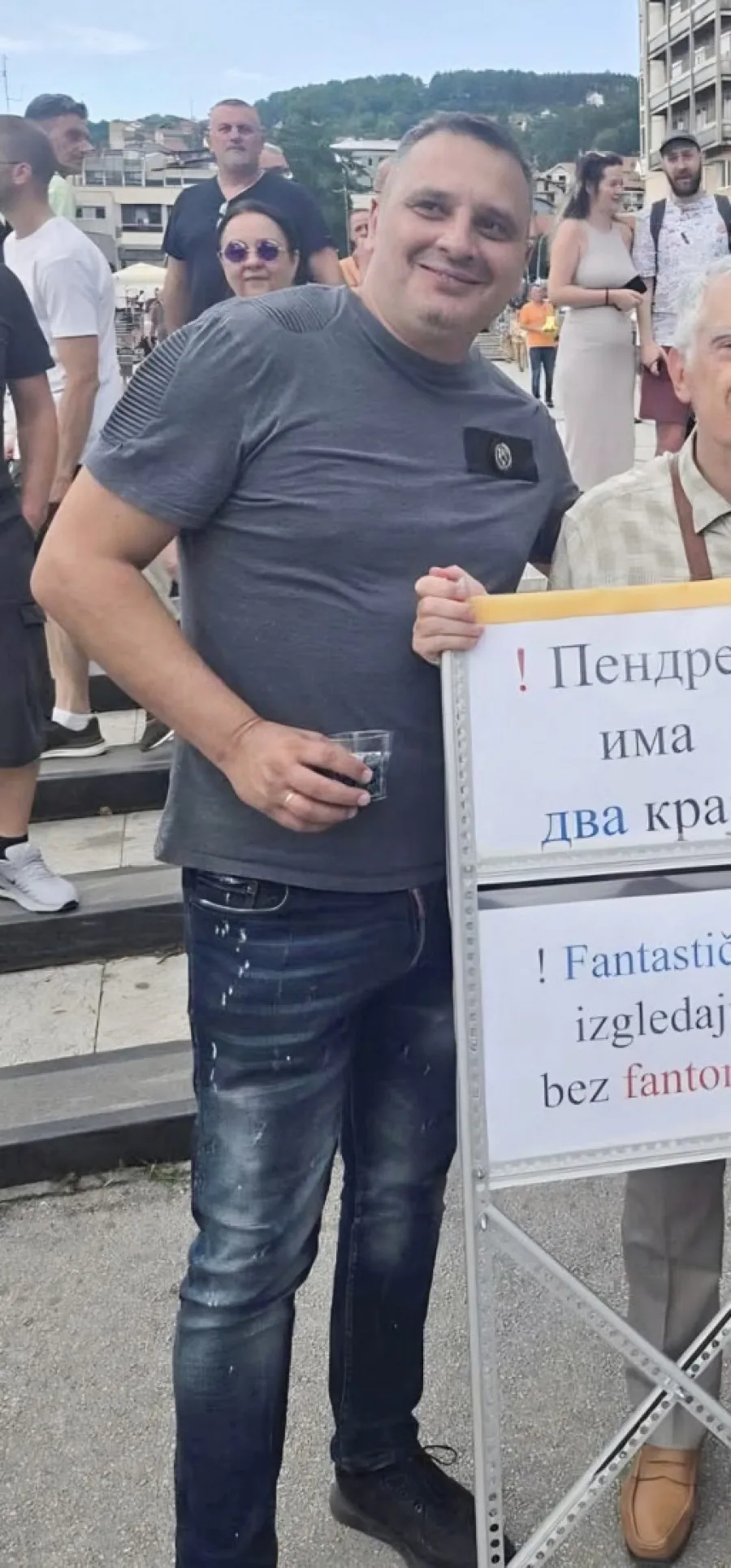 Ko je Ilija Mićić, suprug aktivistkinje Kreni-Promeni koji je učestvovao u sukobu sa Šapićem?